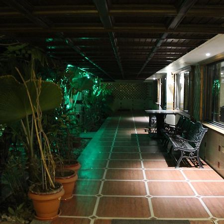 Hotel Orange Inn Sarkhej Exterior photo