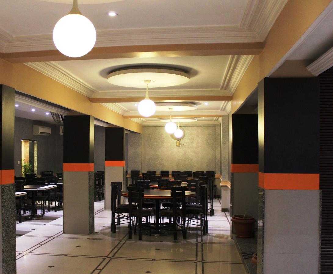 Hotel Orange Inn Sarkhej Exterior photo